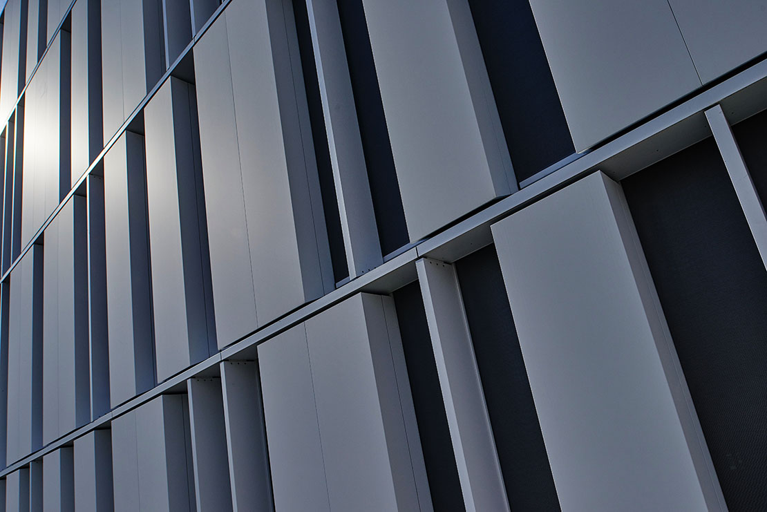 Cladding lamellae– finishing panels: choice and material